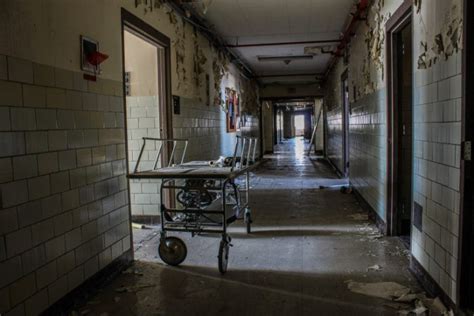 9 Staggering Photos Of An Abandoned Hospital Hiding .